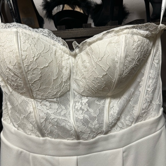 White romper perfect for bridal - Picture 4 of 5